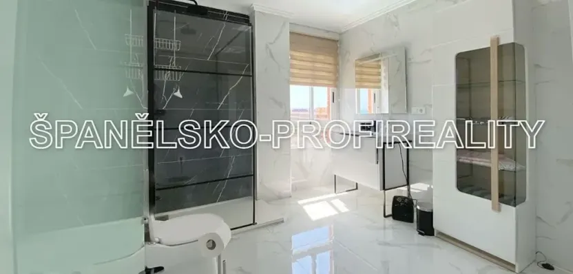 Prodej bytu 3+kk, Torrevieja, Španělsko, 80 m2