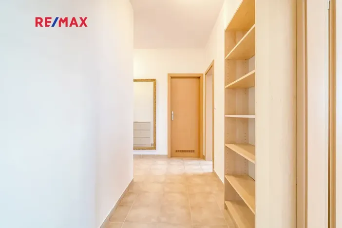 Pronájem bytu 3+kk, Jesenice, V Roháči I., 62 m2