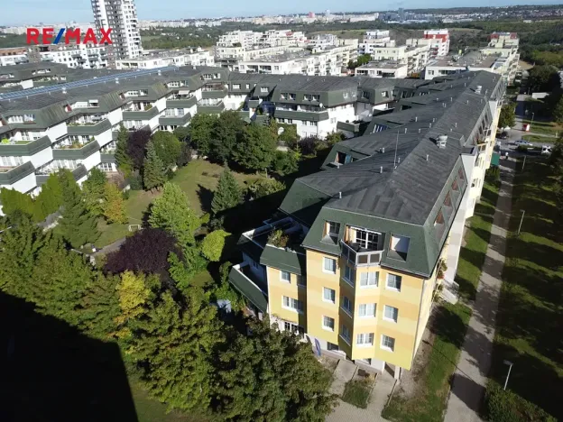 Prodej obchodního prostoru, Praha - Hlubočepy, Voskovcova, 141 m2