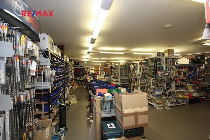 Prodej obchodního prostoru, Praha - Hlubočepy, Voskovcova, 141 m2