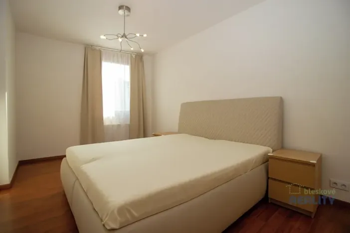 Pronájem bytu 3+kk, Praha - Libeň, Na žertvách, 75 m2