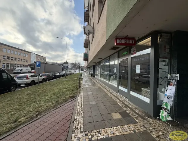 Pronájem obchodního prostoru, Kroměříž, Tovačovského, 101 m2