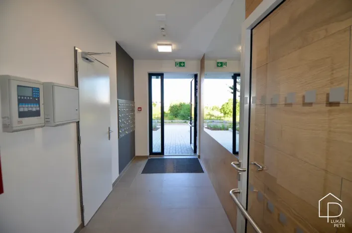 Pronájem bytu 2+kk, Praha - Libuš, Novodvorská, 48 m2