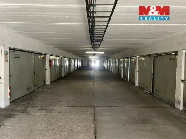 Prodej garáže, Pardubice, kpt. Bartoše, 17 m2