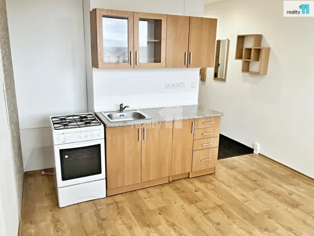 Pronájem bytu 2+kk, Plzeň - Bolevec, Komenského, 36 m2