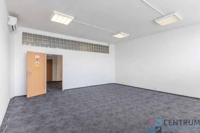 Pronájem kanceláře, Praha - Holešovice, U Pergamenky, 225 m2