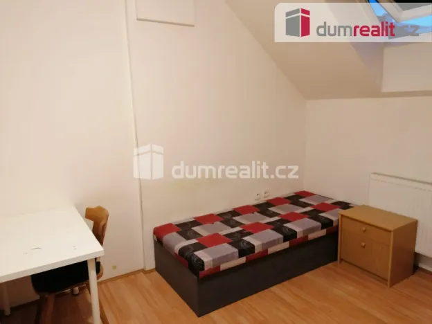 Pronájem bytu 1+kk, Praha - Kobylisy, Zenklova, 20 m2