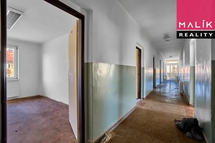 Prodej obchodního prostoru, Ostrov, Hlavní třída, 993 m2