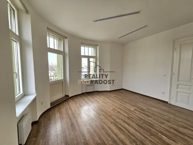 Pronájem kanceláře, Hodonín, Velkomoravská, 62 m2