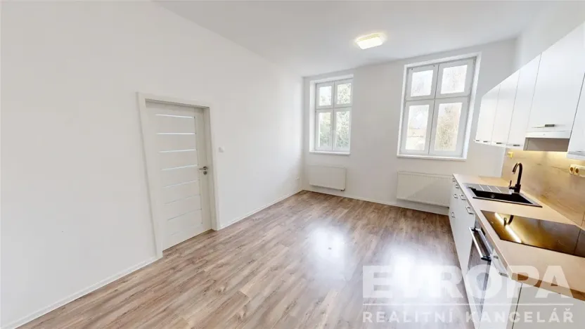 Prodej bytu 2+kk, Žirovnice, Havlíčkovo náměstí, 39 m2