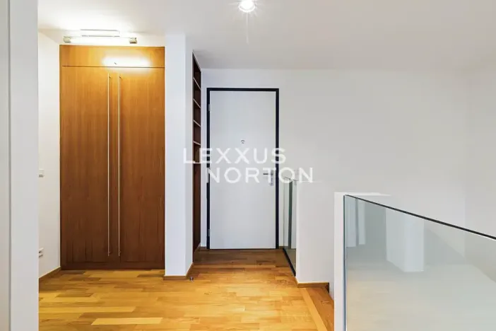 Pronájem bytu 3+1, Praha - Karlín, Šaldova, 94 m2