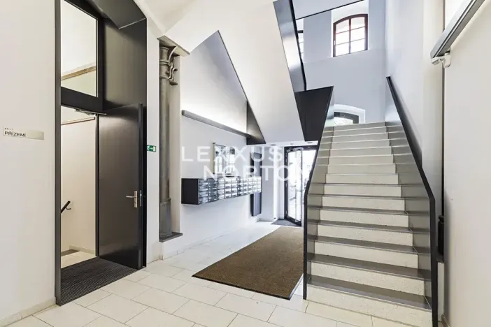 Pronájem bytu 3+1, Praha - Karlín, Šaldova, 94 m2