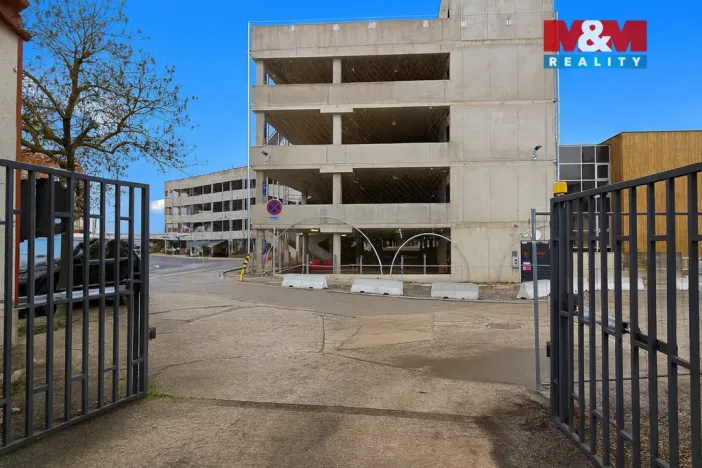 Pronájem obchodního prostoru, Pardubice - Zelené Předměstí, třída Míru, 390 m2