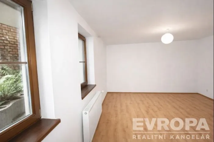 Pronájem bytu 1+kk, Praha - Braník, Na vinohradu, 21 m2