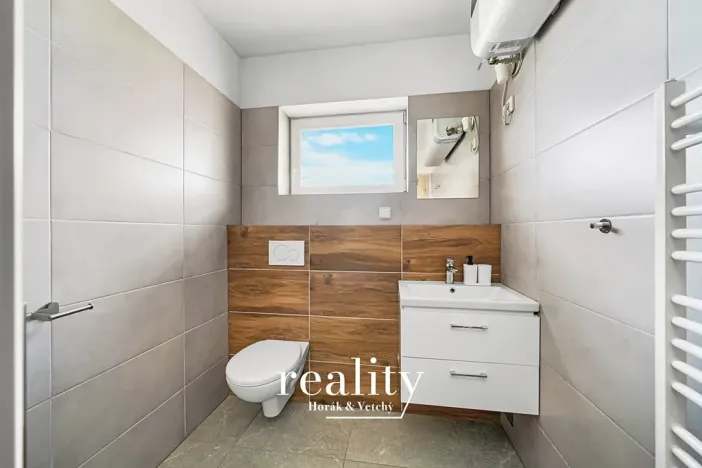 Prodej apartmánu, Jevišovka, 190 m2