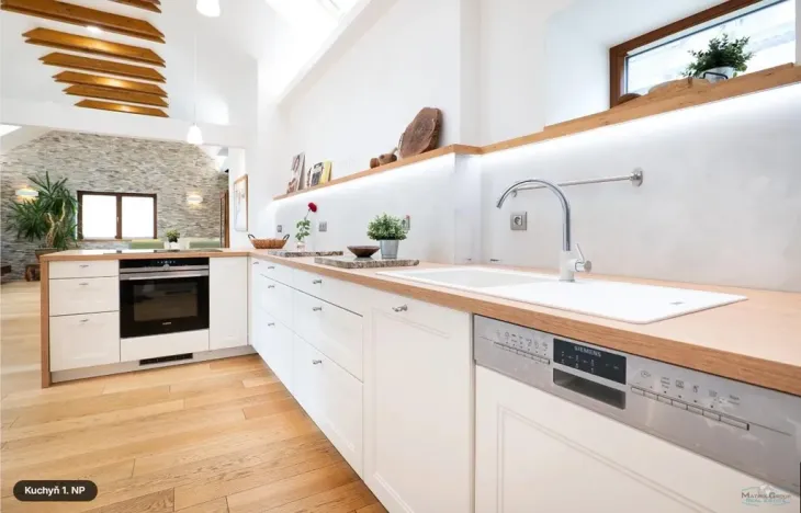 Prodej rodinného domu, Praha - Kyje, Hodějovská, 220 m2