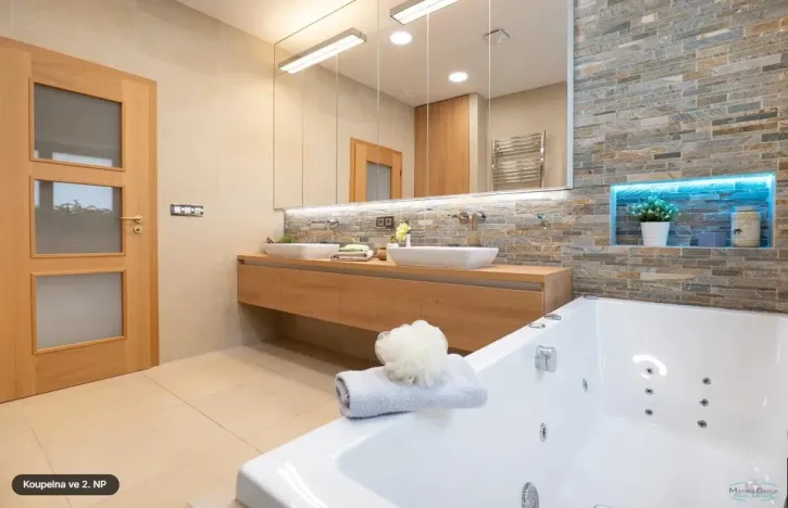 Prodej rodinného domu, Praha - Kyje, Hodějovská, 220 m2