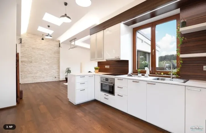 Prodej rodinného domu, Praha - Kyje, Hodějovská, 220 m2