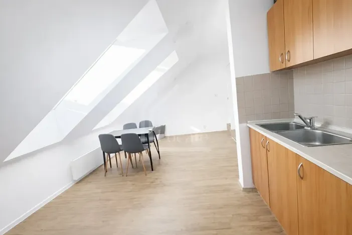 Pronájem bytu 2+kk, Praha - Prosek, Na vyhlídce, 61 m2