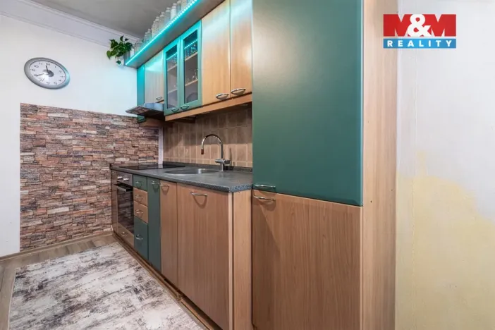 Prodej bytu 3+1, Příbram - Příbram V-Zdaboř, Družstevní, 71 m2