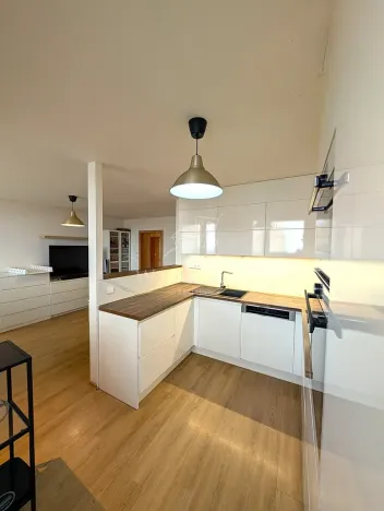 Prodej bytu 3+kk, Praha - Kobylisy, Klíčanská, 74 m2