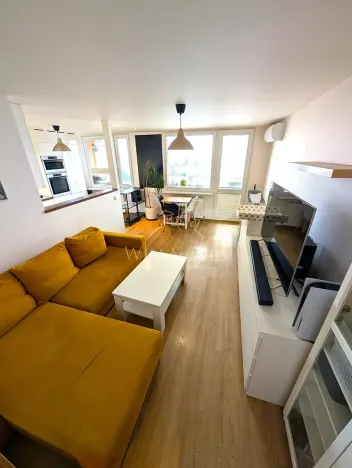 Prodej bytu 3+kk, Praha - Kobylisy, Klíčanská, 74 m2