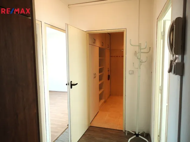 Pronájem bytu 3+1, Praha - Podolí, Kaplická, 56 m2