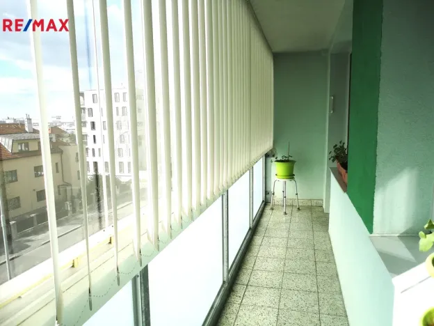 Pronájem bytu 3+1, Praha - Podolí, Kaplická, 56 m2