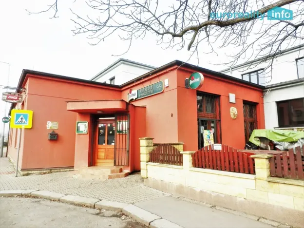 Pronájem restaurace, Praha - Dubeč, Městská, 322 m2