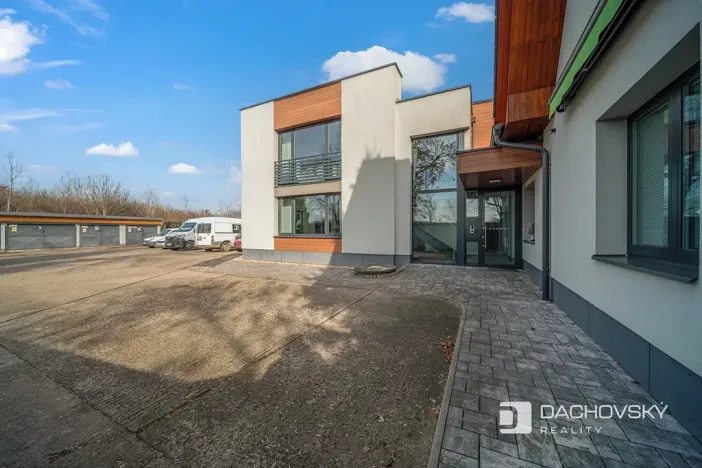 Prodej kanceláře, Pardubice, K Dolíčku, 374 m2