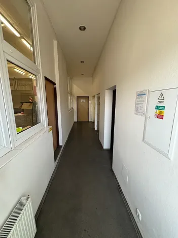 Pronájem obchodního prostoru, Praha - Horní Počernice, Náchodská, 600 m2