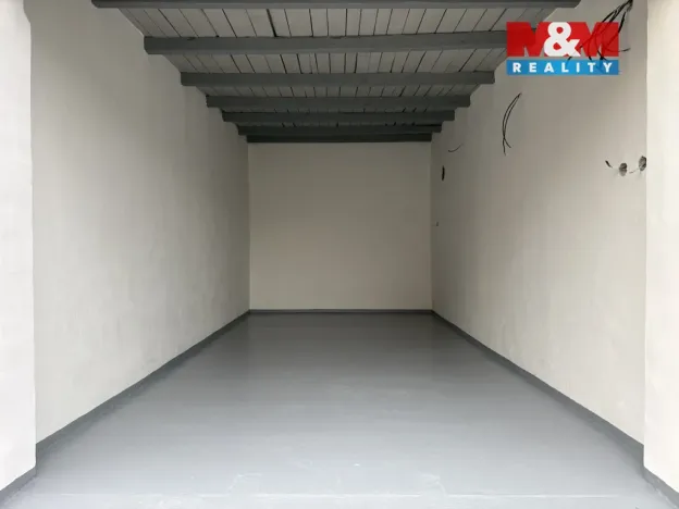 Pronájem garáže, Ostrava, U Nádraží, 18 m2