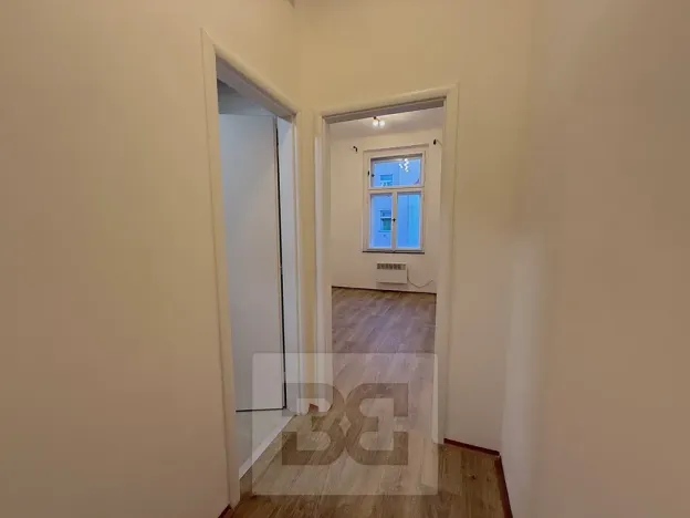 Pronájem bytu 2+1, Praha - Žižkov, Hartigova, 38 m2