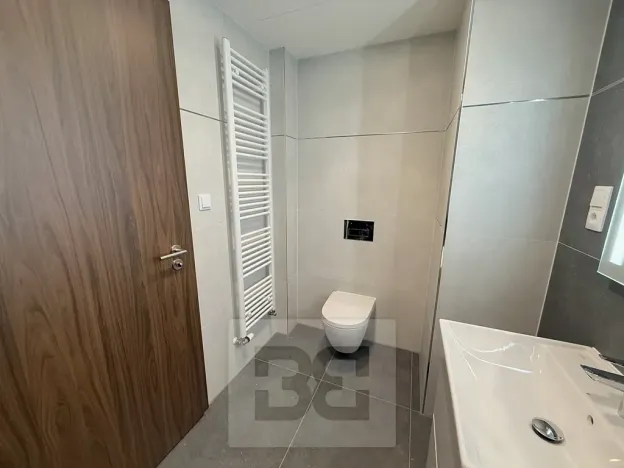 Pronájem bytu 1+kk, Praha - Hloubětín, Poděbradská, 37 m2