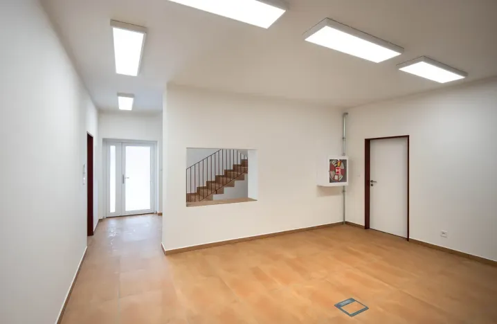 Pronájem kanceláře, Hořín, 420 m2