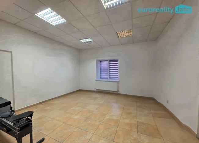 Pronájem obchodního prostoru, Zdice, Husova, 38 m2