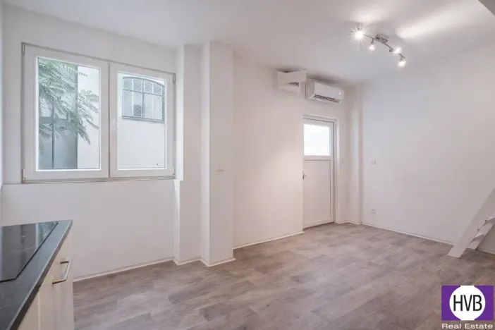 Prodej bytu 1+kk, Praha, Husitská, 30 m2