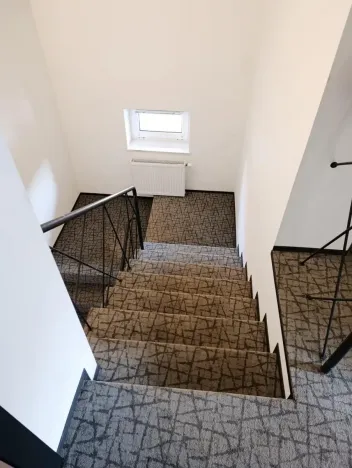 Pronájem kanceláře, Praha - Březiněves, Na hlavní, 478 m2