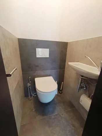 Pronájem kanceláře, Praha - Březiněves, Na hlavní, 478 m2