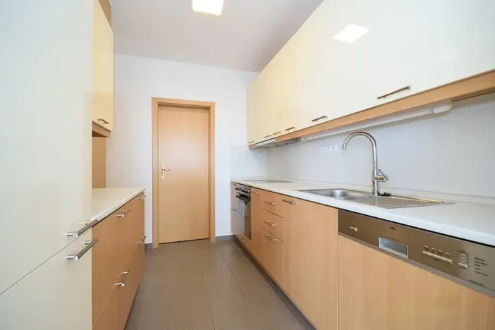 Pronájem bytu 5+kk, Praha - Libeň, Nad Okrouhlíkem, 186 m2