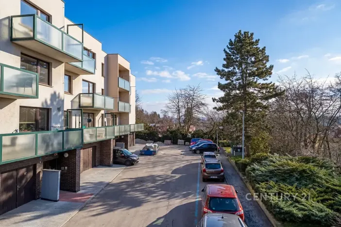 Prodej bytu 2+kk, Praha - Hlubočepy, Výhledová, 63 m2