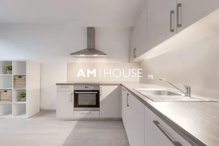 Pronájem bytu 1+kk, Praha - Karlín, Sokolovská, 40 m2