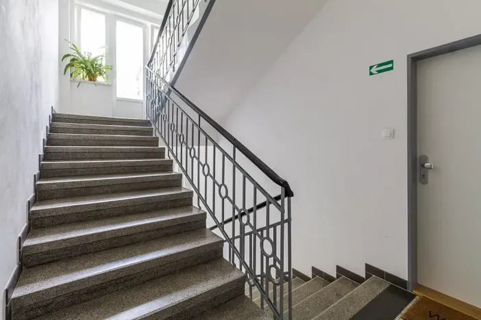 Pronájem bytu 1+1, Praha - Smíchov, Podbělohorská, 45 m2