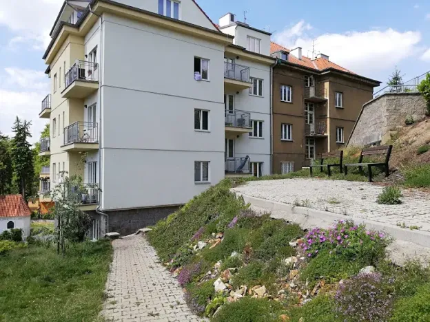 Pronájem bytu 1+1, Praha - Smíchov, Podbělohorská, 45 m2