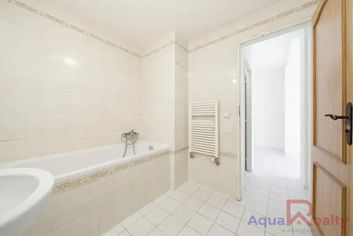 Prodej bytu 3+kk, Karlovy Vary, Okružní, 84 m2