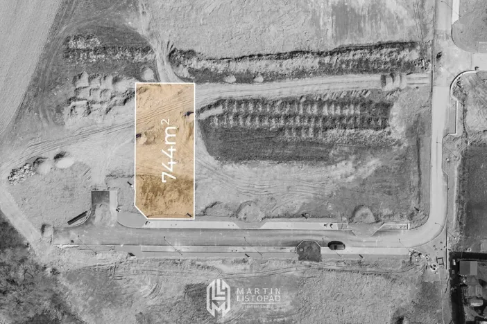 Prodej pozemku pro bydlení, Komárov, 743 m2