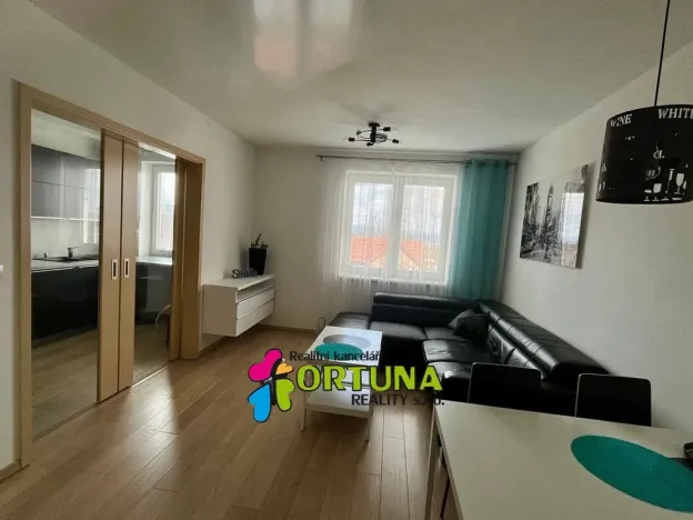 Pronájem bytu 2+1, Včelná, 60 m2