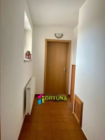 Pronájem bytu 2+1, Včelná, 60 m2
