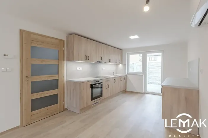 Prodej rodinného domu, Loučany, 123 m2