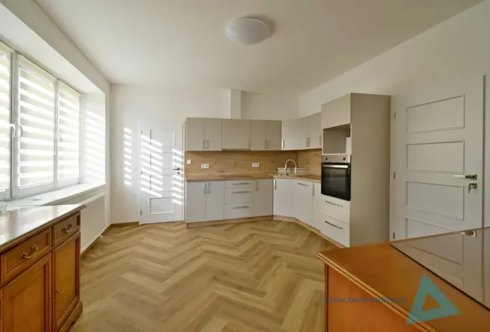 Pronájem bytu 1+kk, Nová Paka, Zahradní, 42 m2